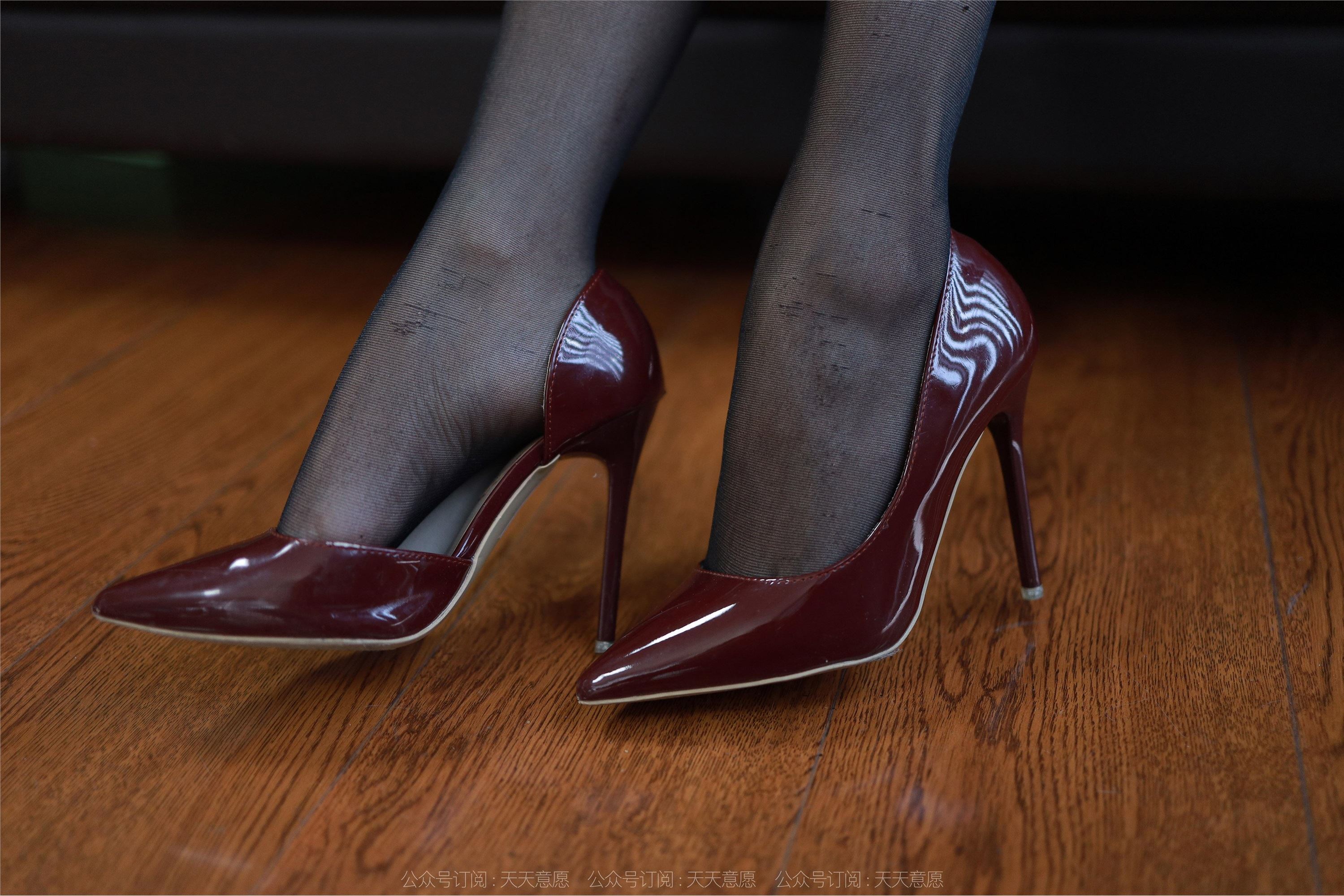 IESS异思趣向  2022.11.23 丝享家 1277 婉萍《包臀皮裙》